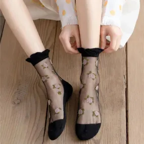 Delicate Vintage Floral Lace Ruffle Socks with Crystal Silk for Women and Girls – Kawaii Harajuku Style Crew Socks